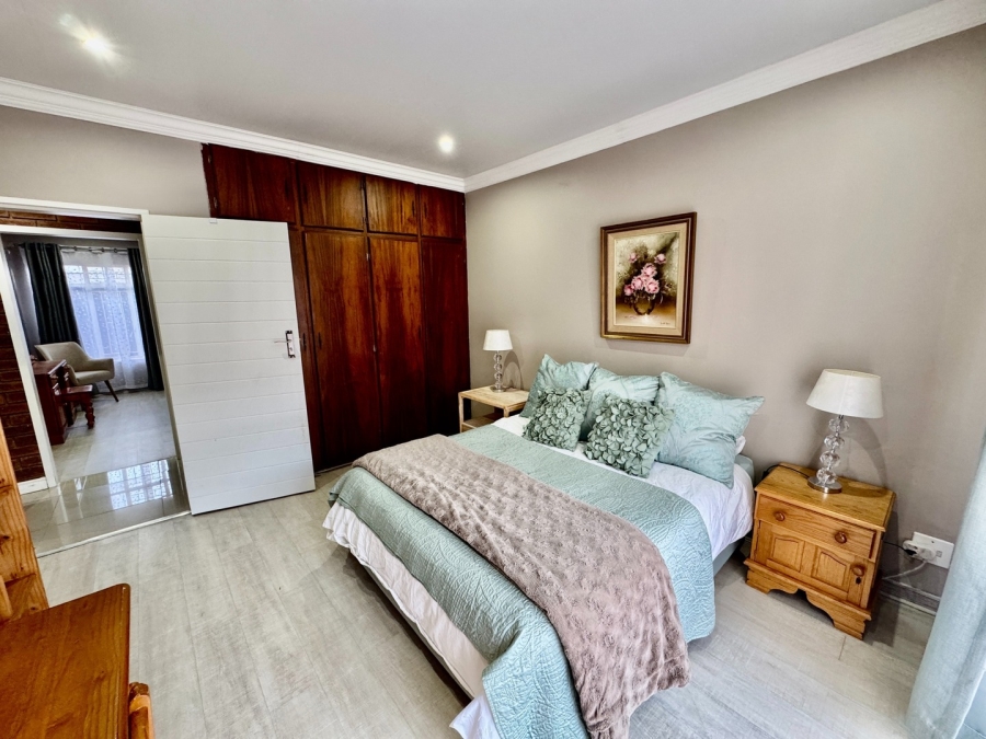 5 Bedroom Property for Sale in Mooivallei Park North West
